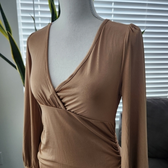 CIDER Ruched Scrunch Back Long Sleeve Mini Dress. Sise Small. New. - Picture 2 of 5